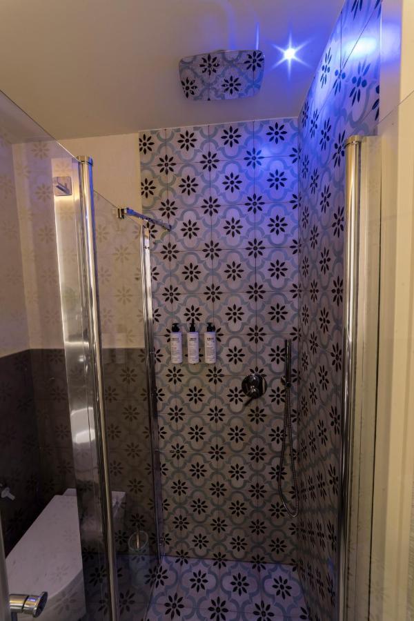 B&B Smartfit House - Room & Relax In เปสการา ภายนอก รูปภาพ